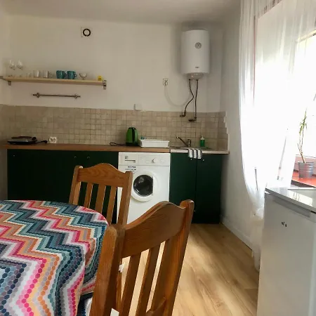 Prudentia Anin Economy Apartment
